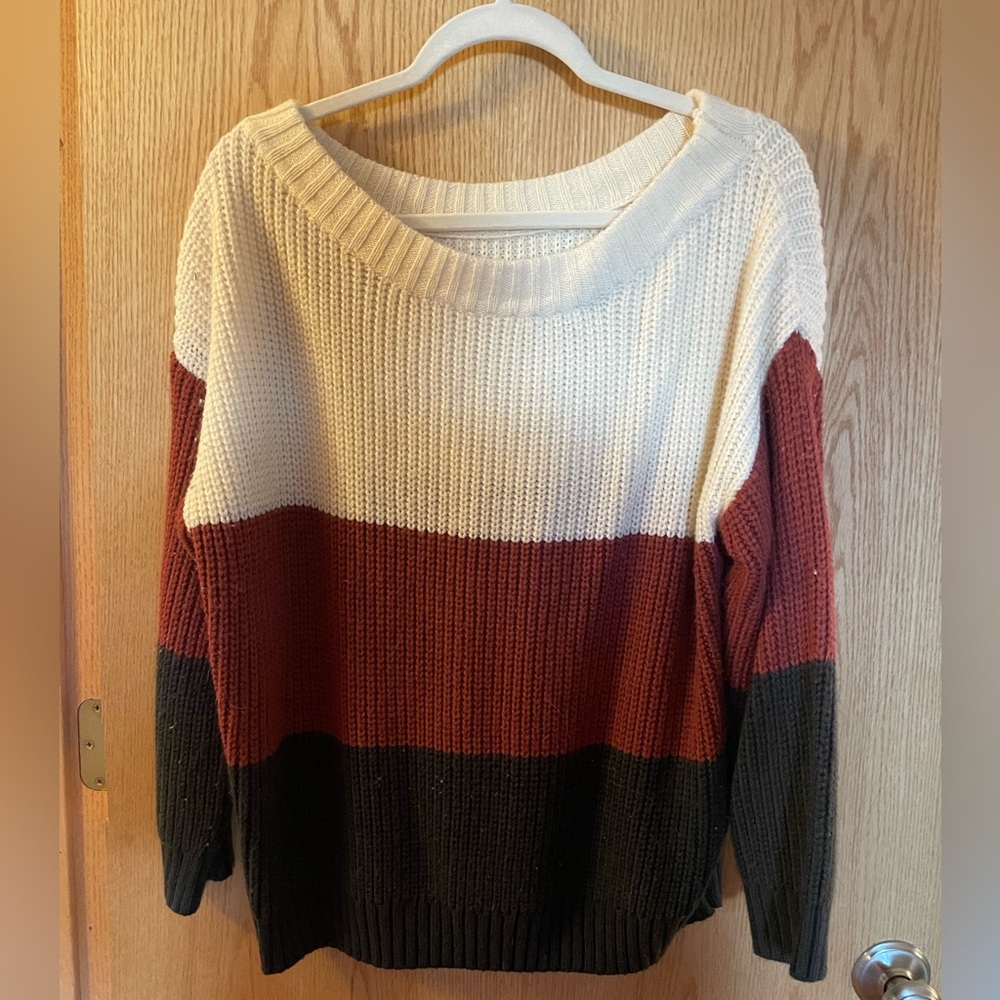 Women’s Scoop Neck Sweater
